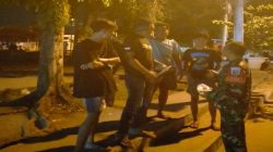 Sinergi TNI-Rakyat, Babinsa Koramil Tanjung Batu Gelar Patroli Siskamling Jaga Kondusivitas Wilayah
