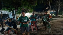 Sinergi TNI-Rakyat Kuat di Tanjung Merindu, Babinsa Koramil 402-01/Tjg Lubuk Gelar Patroli Siskamling