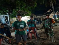 Sinergi TNI-Rakyat Kuat di Tanjung Merindu, Babinsa Koramil 402-01/Tjg Lubuk Gelar Patroli Siskamling