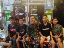 Patroli Siskamling Antisipasi Bencana, Babinsa Sp. Padang Bersama Warga Jaga Desa Tetap Kondusif di Malam Hari