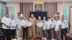 Panitia HPN Bekasi Raya 2026 Serahkan Piagam Penghargaan dan Laporan Kegiatan