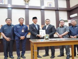 Ketua DPRD OKI Pimpin Paripurna LKPJ 2025, Tekankan Evaluasi Pembangunan