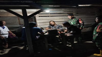 Babinsa Koramil 402-14/Air Sugihan Patroli dan Monitoring Siskamling untuk Menjaga Kondusivitas Wilayah