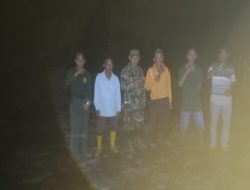 Wujudkan Lingkungan Aman dan Nyaman Babinsa, Bhabinkamtibmas dan Warga Gelar Patroli Siskamling Di Desa Pedamaran IV