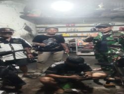 Babinsa Koramil Tulung Selapan Patroli Malam Bersama Warga, Perkuat Keamanan Desa Lebung Gajah