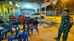 Antisipasi Bencana & Jaga Keamanan, Babinsa Sungai Menang Patroli Malam Bersama Warga