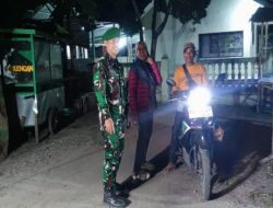Babinsa Koramil 402-04/Tanjung Raja Gencarkan Patroli Malam Bersama Masyarakat