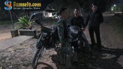 Babinsa Koramil 402-10/Kayuagung Gandeng Kadus dan Warga Gelar Patroli Malam