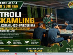 Babinsa Koramil 402-14/Air Sugihan Perkuat Keamanan Malam Lewat Patroli Siskamling Bersama Warga