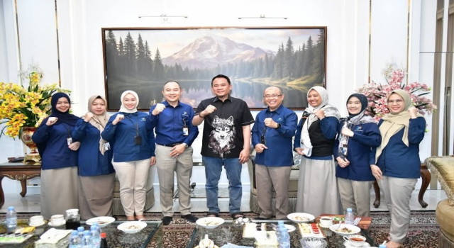 Ketua DPRD Sumsel Andie Dinialdie Terima Tim Sensus, Ajak Masyarakat Sukseskan Sensus Ekonomi 2026