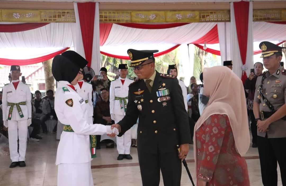 Dandim 0402/OKI Hadiri Pengukuhan Paskibraka, Tekankan Disiplin dan Semangat Kebangsaan