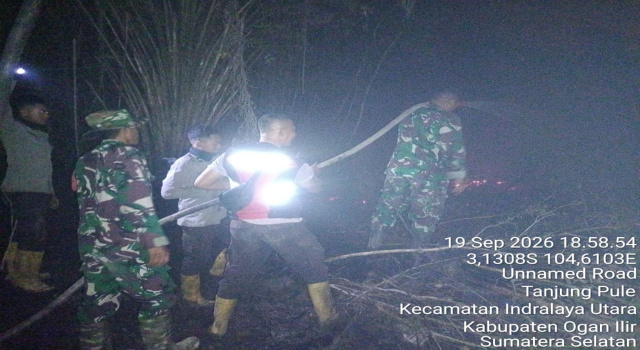 Koramil Indralaya Dan Tim Gabungan Padamkan Karhutla Di Desa Tanjung Pule, Indralaya Utara