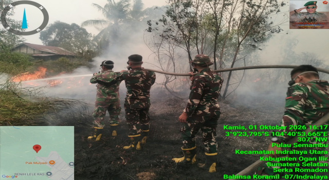 Koramil 07/Indralaya Bersama Yonif TP 949/DR Padamkan Karhutla di Pulau Semambu