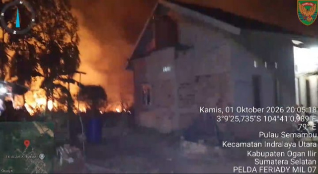 Gerak Cepat Babinsa Koramil 402-07/Indralaya Selamatkan Rumah Warga dari Kobaran Api