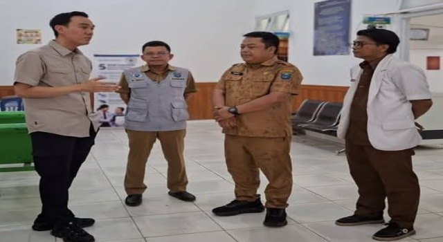 Bupati OKI Tinjau Langsung Penanganan Kasus ISPA di Puskesmas Cengal Akibat Dampak Karhutla